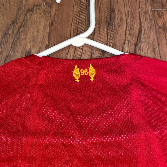 Liverpool Jersey Home Kit 2019/2020 - Picture 9 of 9